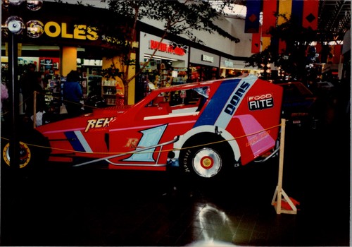 1980s mall display photograph - mall,